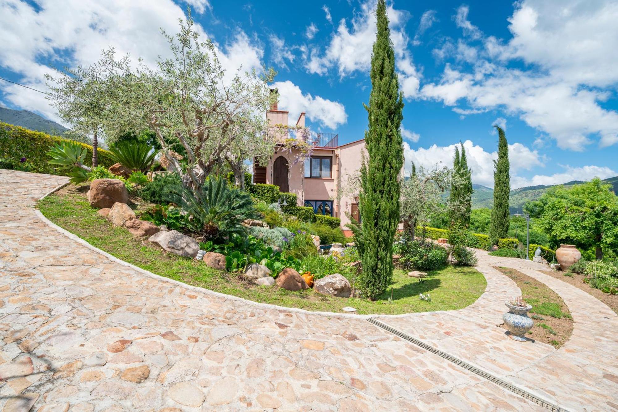 Villarose Castelbuono  Exteriér fotografie