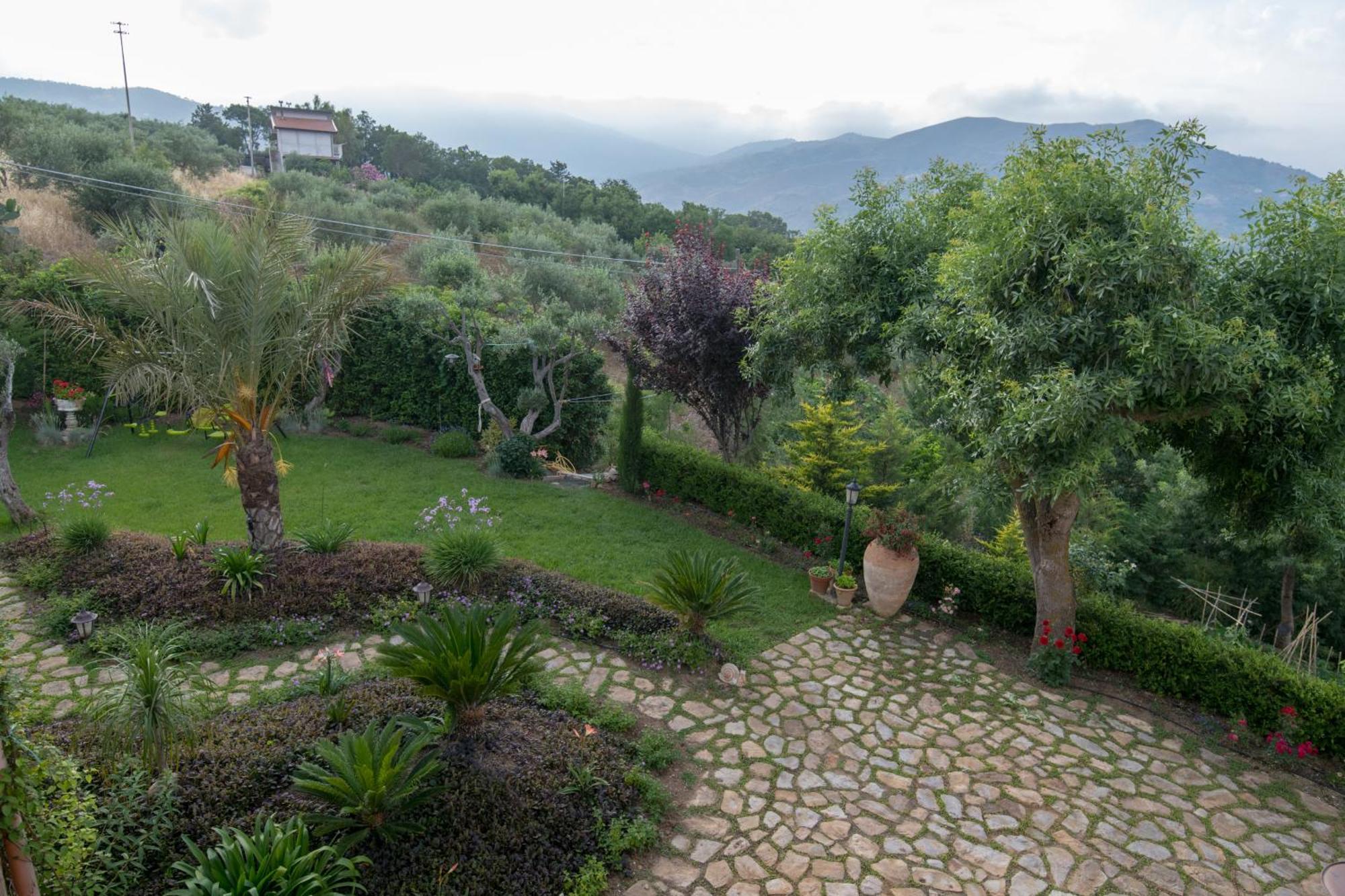 Villarose Castelbuono  Exteriér fotografie