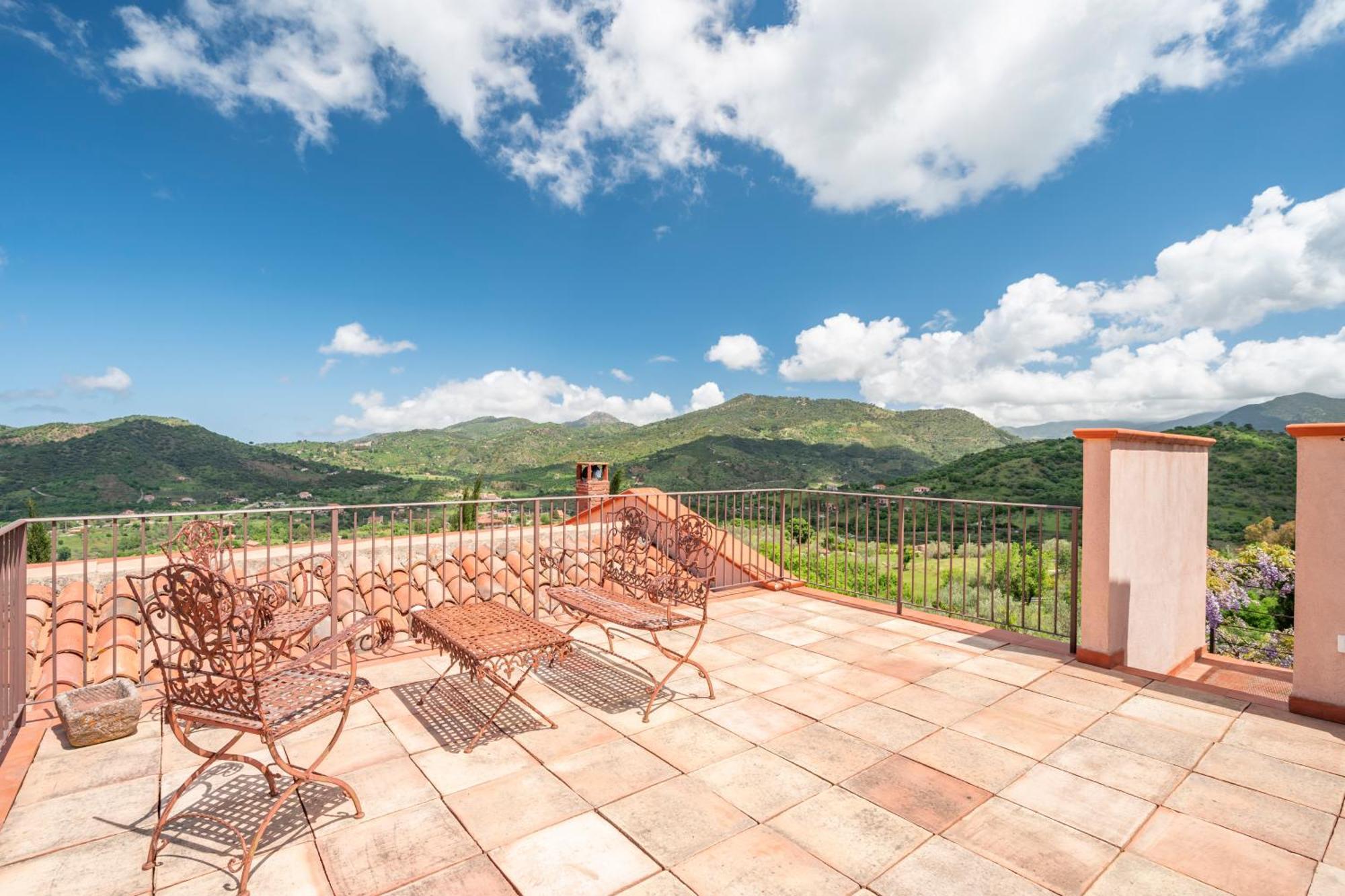 Villarose Castelbuono  Exteriér fotografie